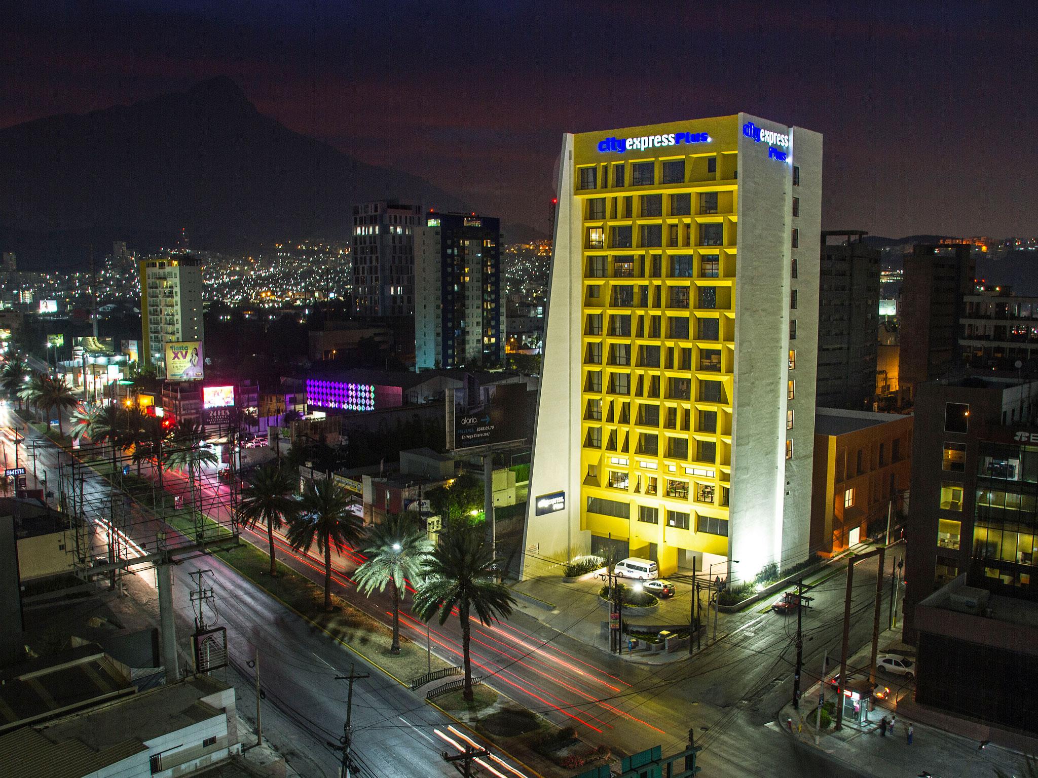 City Express Plus By Marriott Monterrey Galerias Esterno foto